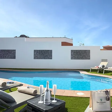 Amorio A Spacious Modern Getaway With A Private Heated Pool & Sea Views Willa Costa Adeje (Tenerife)