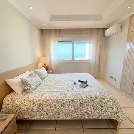Villa Amorio A Spacious Modern Getaway With A Private Heated Pool & Sea Views *