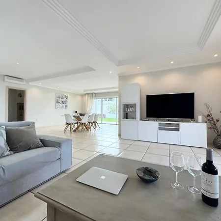 Amorio A Spacious Modern Getaway With A Private Heated Pool & Sea Views Costa Adeje (Tenerife)