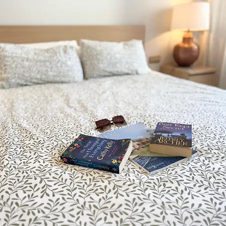 Amorio A Spacious Modern Getaway With A Private Heated Pool & Sea Views 别墅 阿德耶