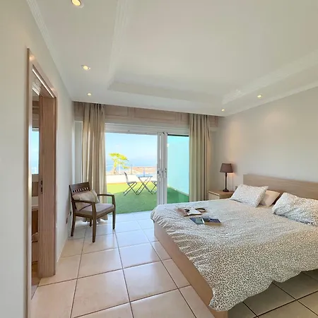 Amorio A Spacious Modern Getaway With A Private Heated Pool & Sea Views 别墅 *