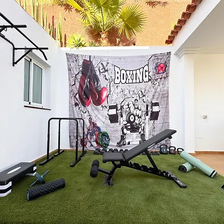 Amorio A Spacious Modern Getaway With A Private Heated Pool & Sea Views 别墅 阿德耶