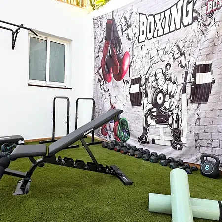 Amorio A Spacious Modern Getaway With A Private Heated Pool & Sea Views 别墅 阿德耶